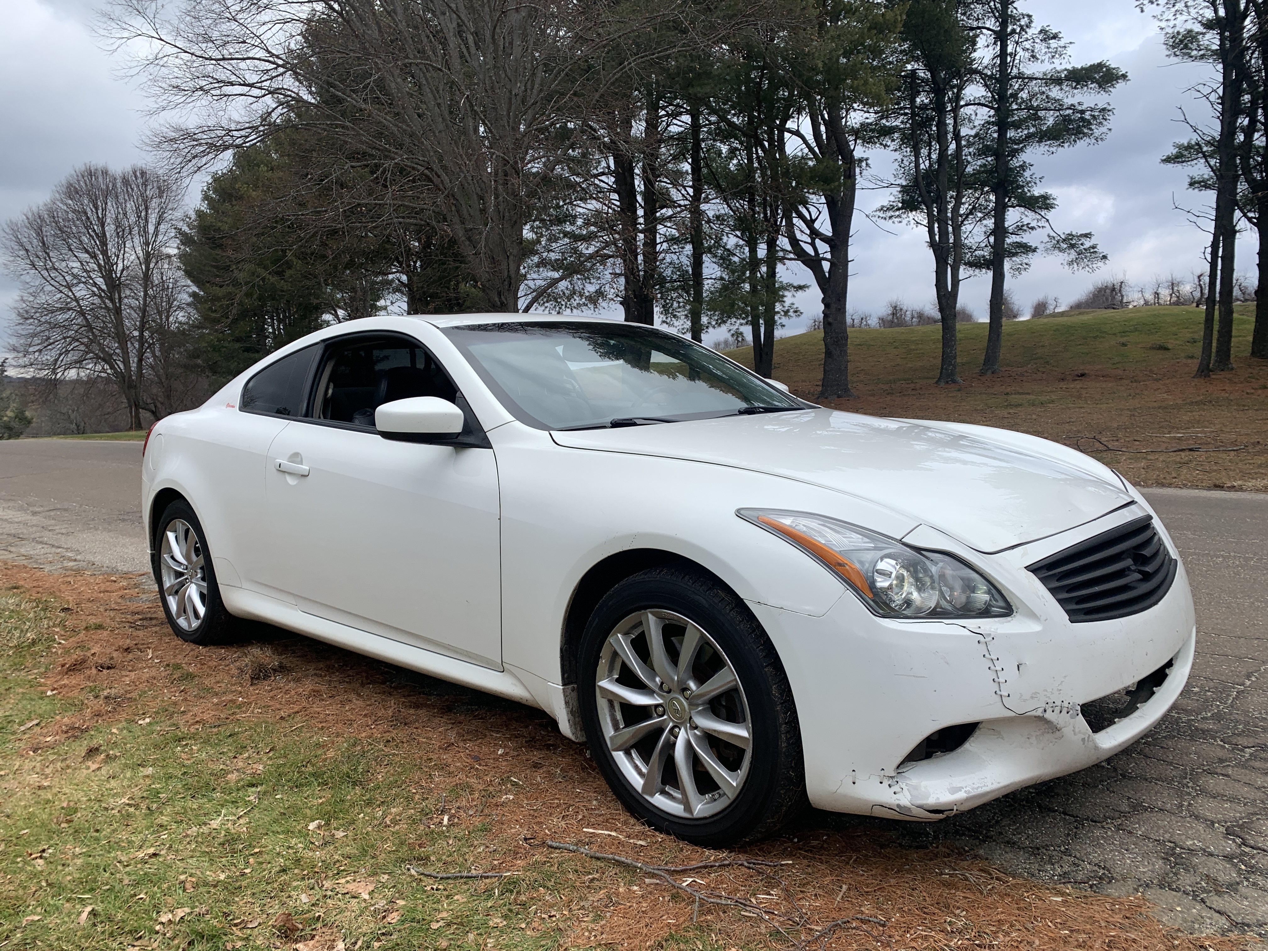 2014 Infiniti Coupe Q60 3.7 AWD 133K 330HP LOADED Excellent Condition SPORT TRIM -  Modern Tech - Serious VQ Power — photo 5
